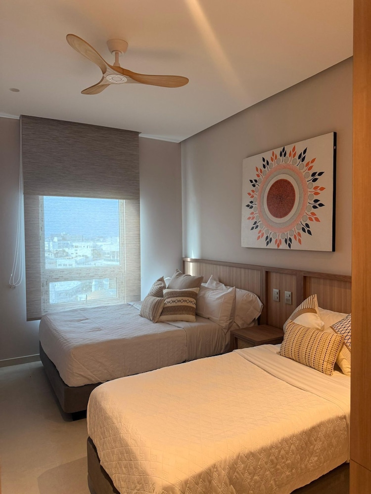 Apartamento Adalmar 804 con vista al mar
