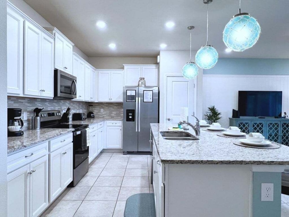 Large 5 Bed Family Townhome With Splash Pool 5 Bedroom Townhouse