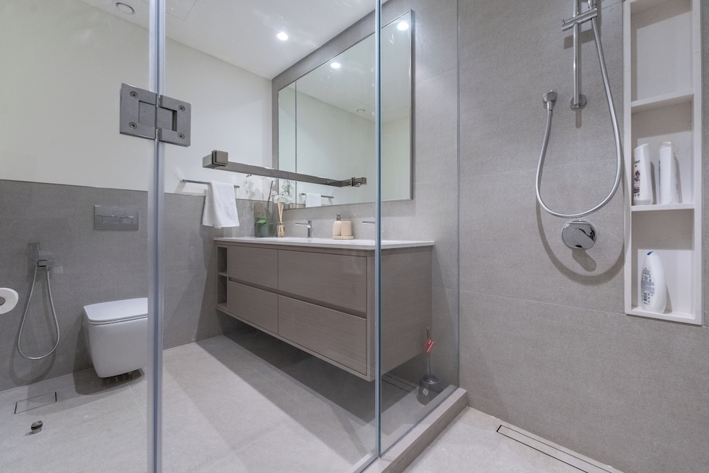 One Lux Stay Grande Signature Residences