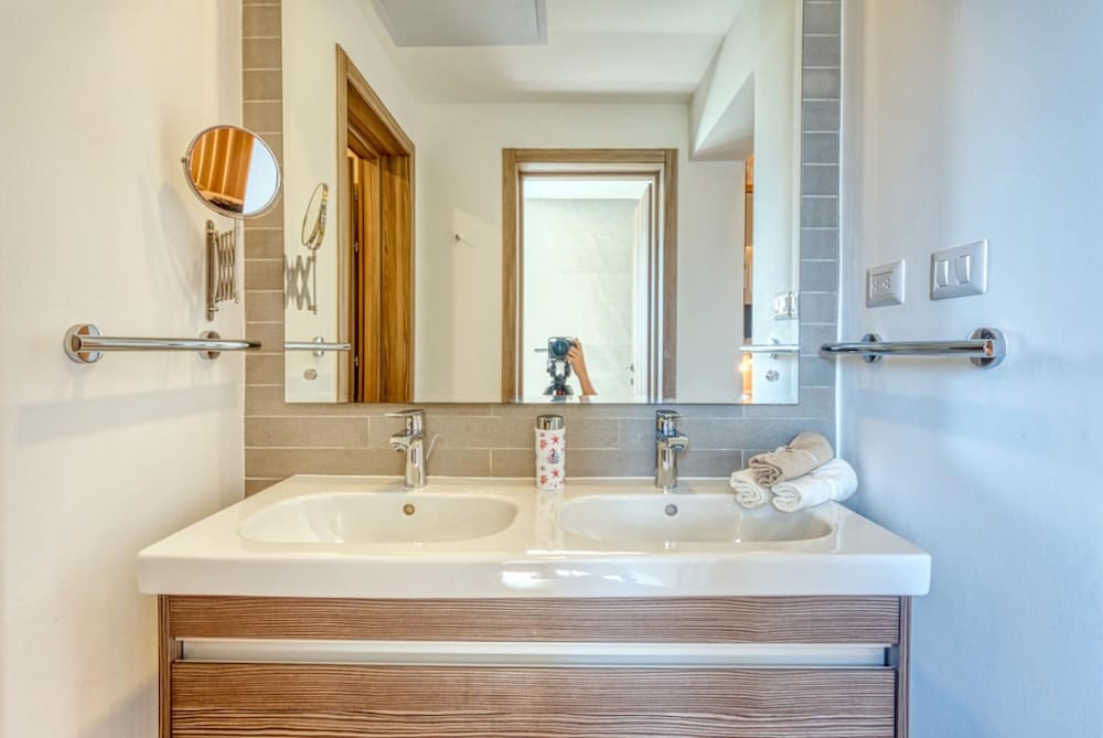 Unique Modern Apartment With Direct Beach Access view 2