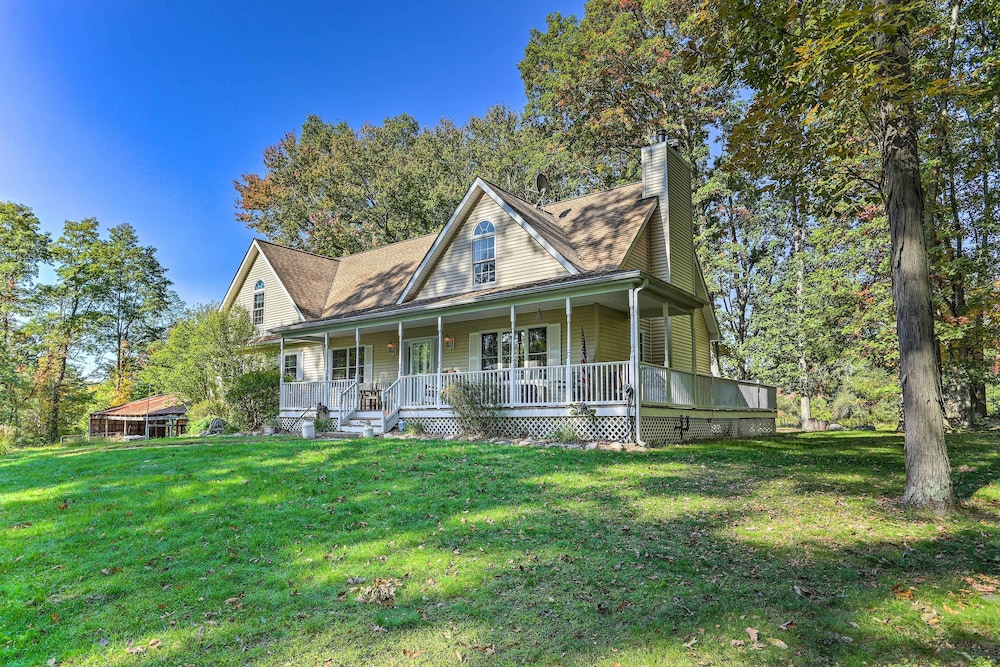 Pet-friendly Grand Pine Bush Retreat on 2 Acres! - Property Image 17