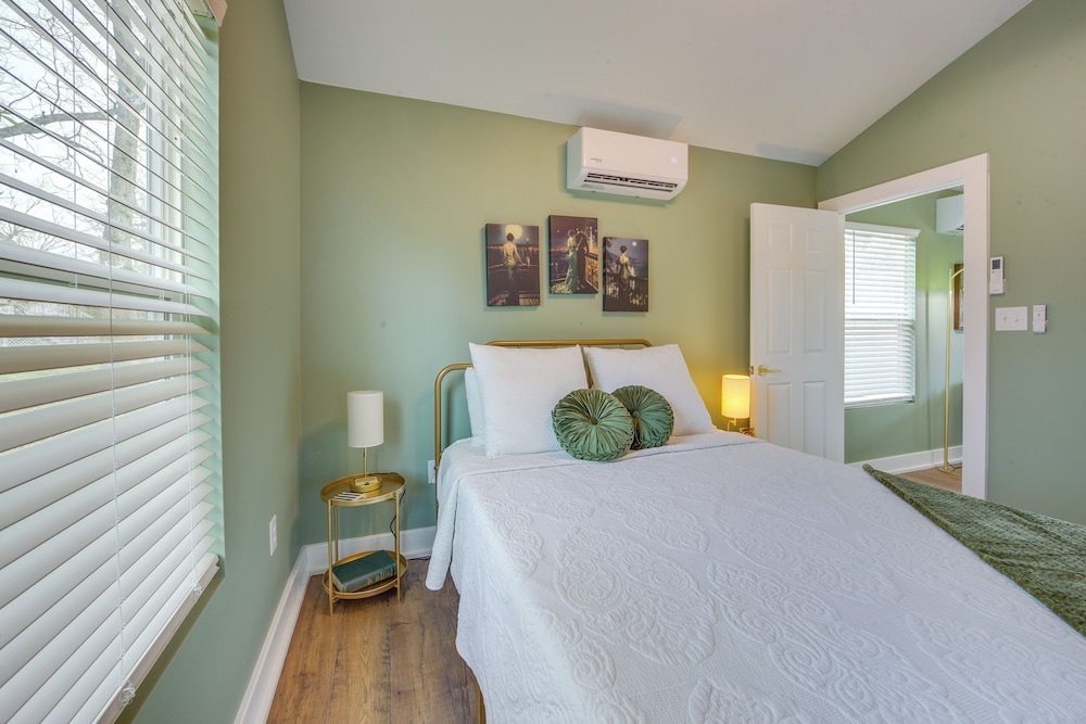 Walk to Museums: Art Deco Cottage in Jefferson