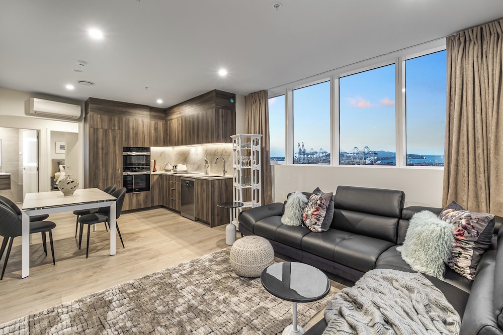 Modern 2BR Penthouse for Families by Zodiak Stays