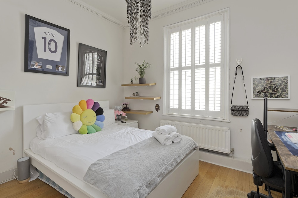 Beautiful Battersea Home by Clapham Junction by UnderTheDoormat