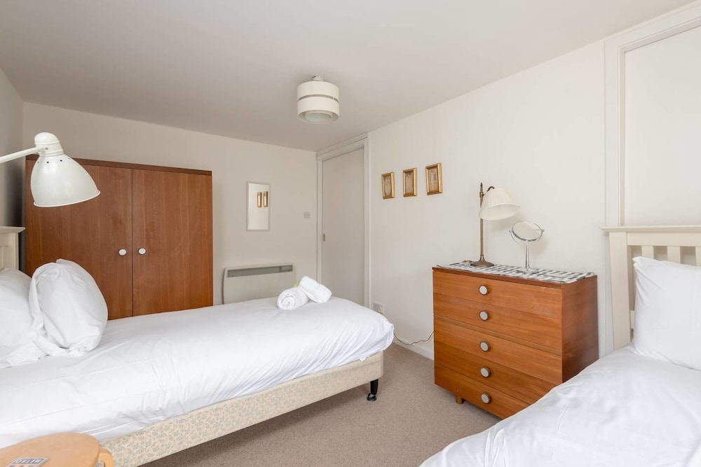 JOIVY Loft at the Brewery in Edinburgh Old Town view 2