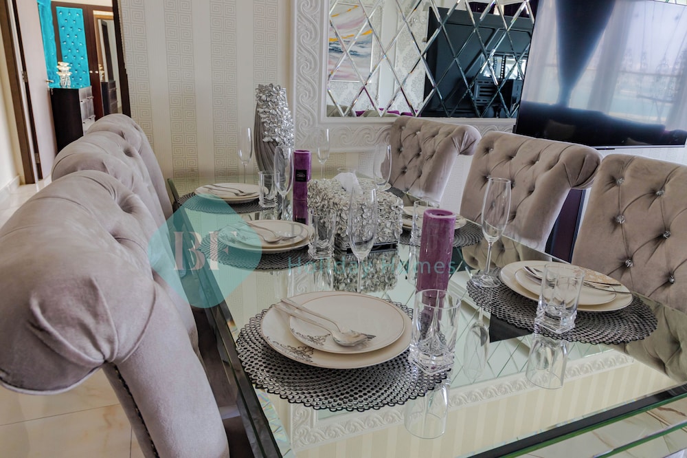 Bloomfields Grandeur 3BR in Wave Tower