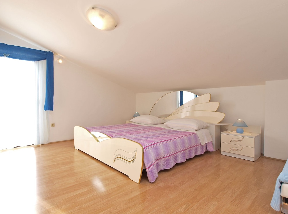Apartments Lean 1048