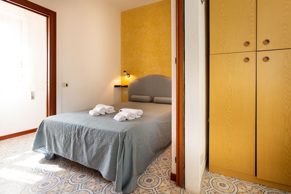Mondello Wonderful Seaview Apartment photo 3