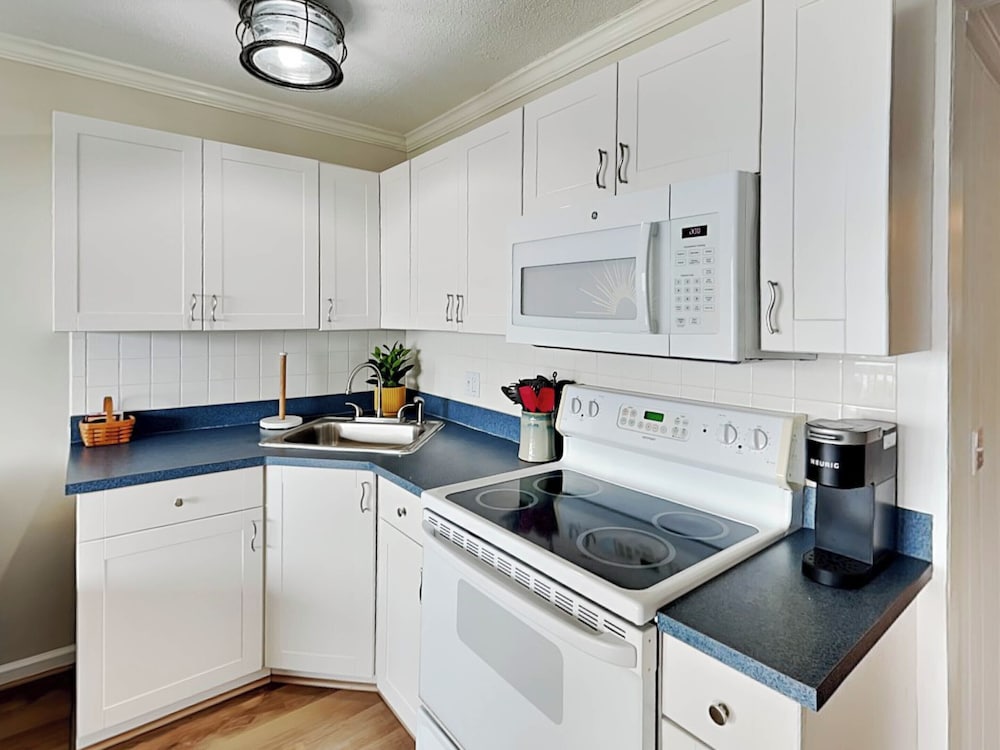 Beach Racquet A218 - Tybee Palms by Tybee Vacation Rentals