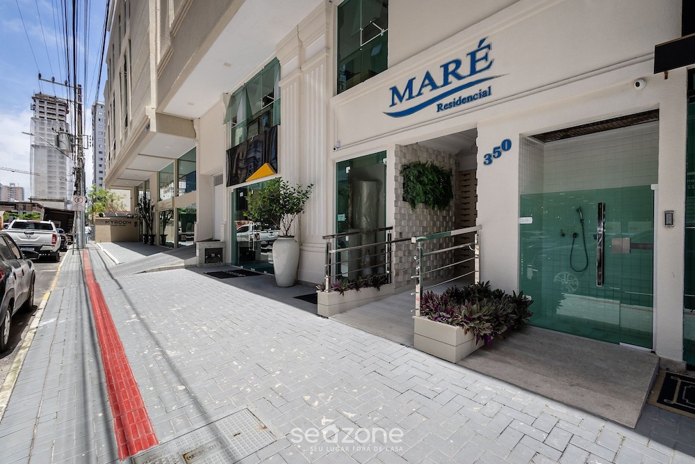 Apt w/ BBQ & Balcony, 450m From the Beach Sit1202