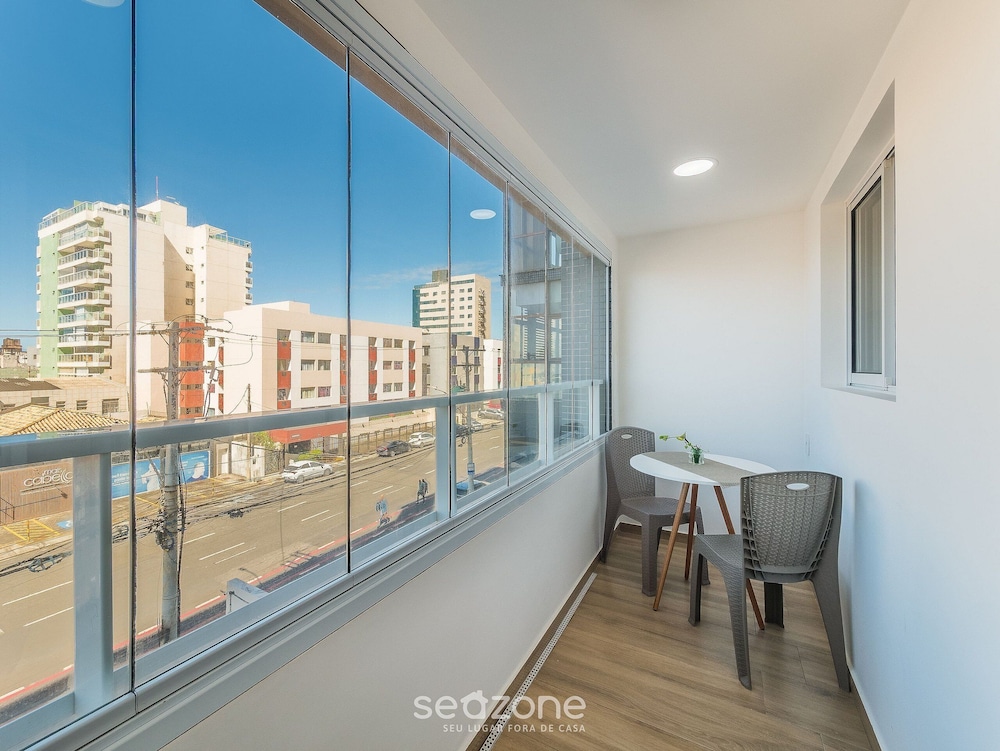 Condo. w/ Pool and Gym 70 m From the Beach - SMA