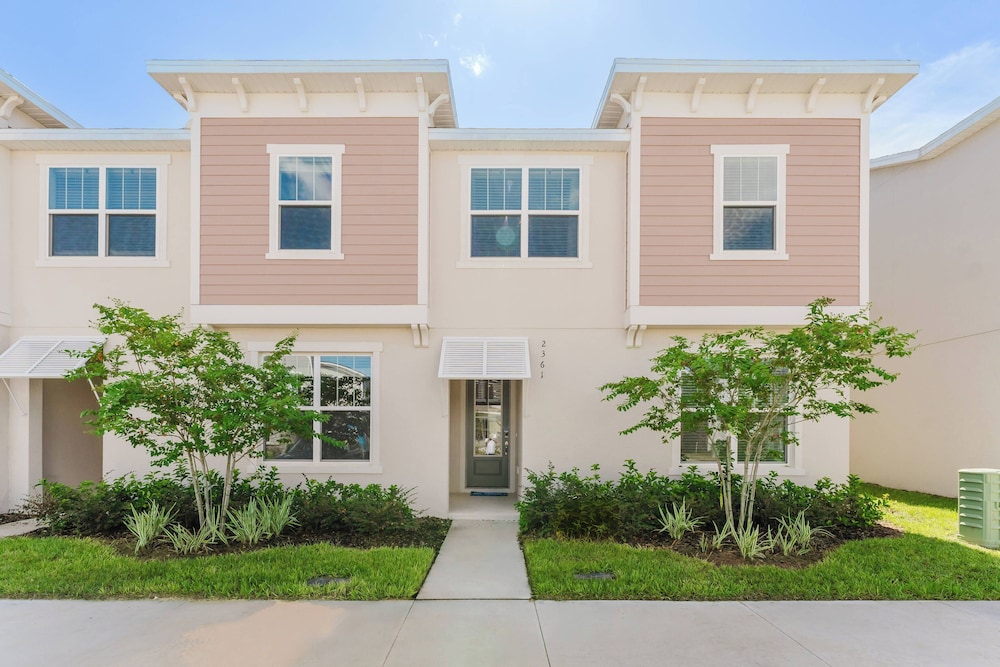 Themed 6BR Solara Near Disney Pool Summerkitchen