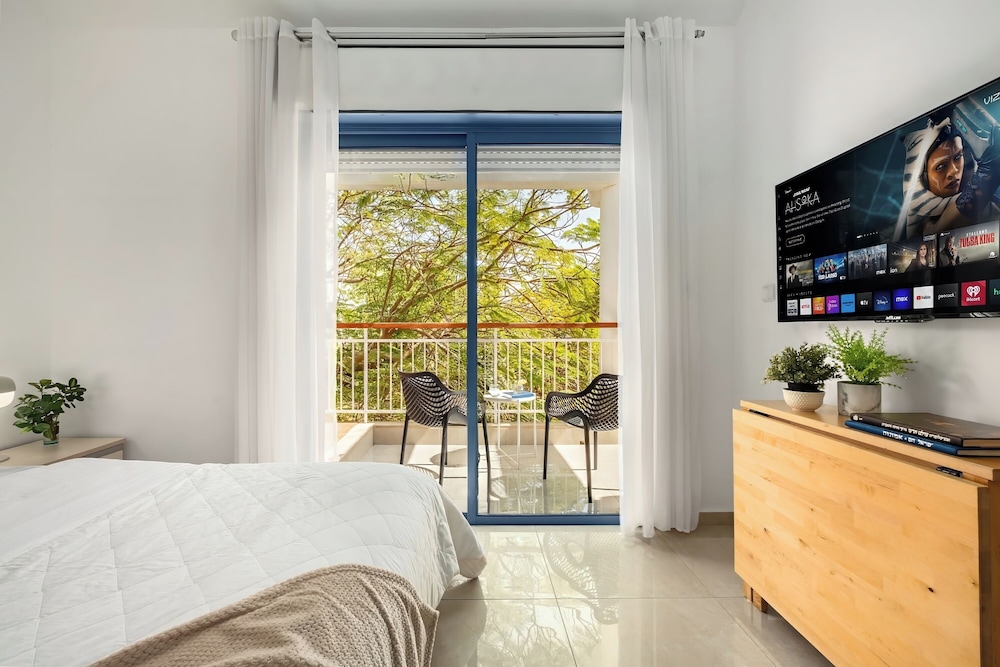 Royal Park Apt Resort by Sea N Rent