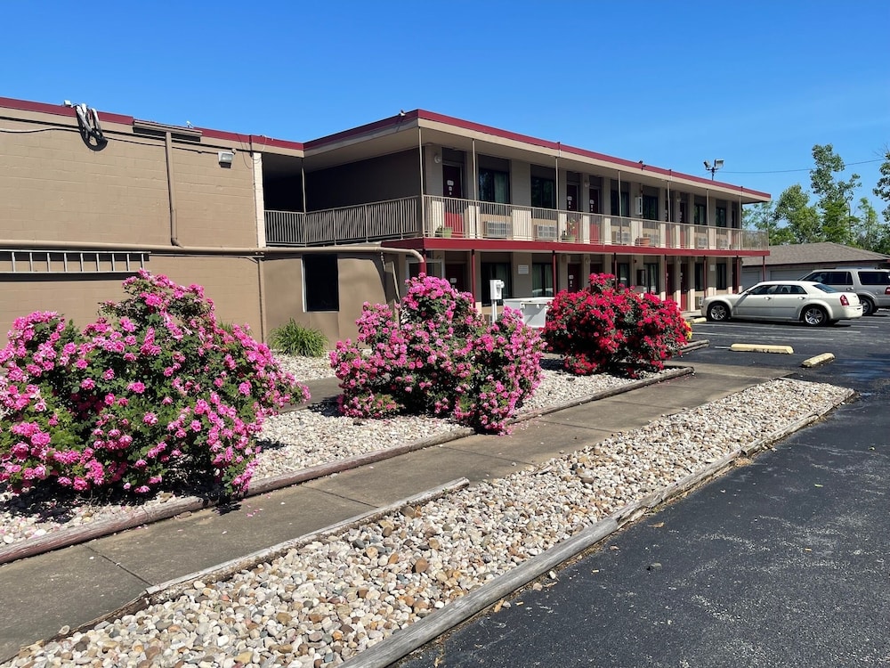 Hotel Motel 41 - Image 1