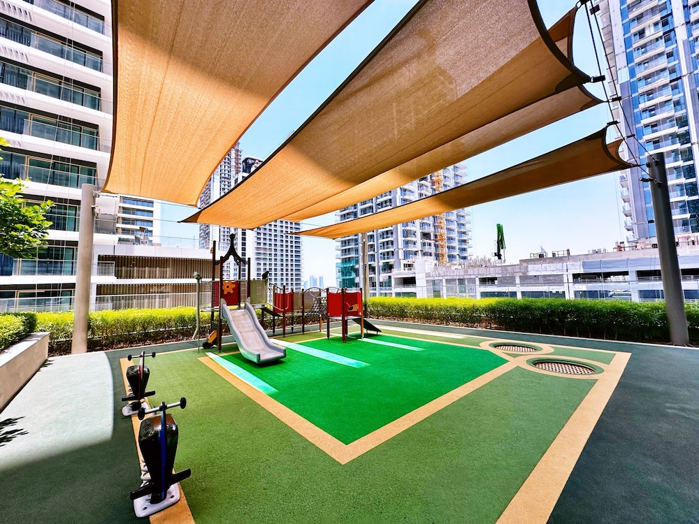 Premium 2BR Emaar Beachfront w Beach Access