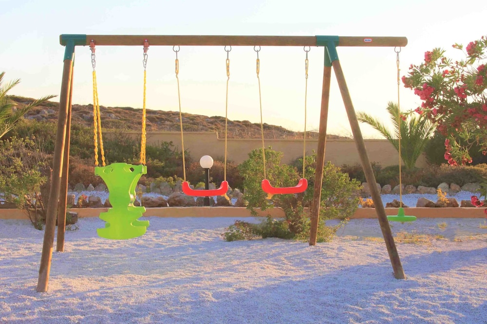 Zorbas Beach Village Hotel