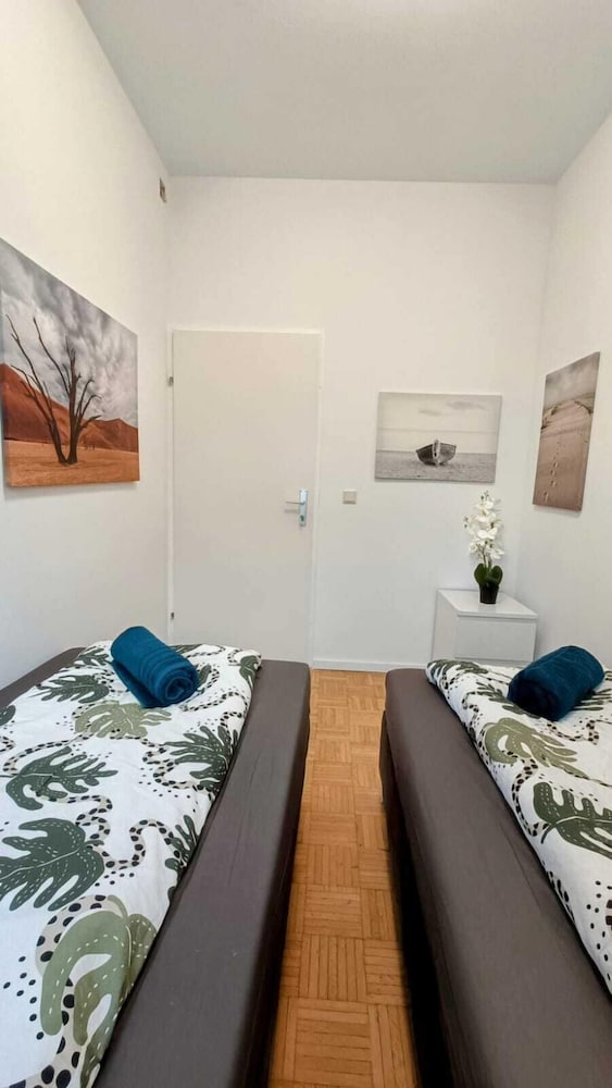 Comfy 4BR Apt Ideal for Groups Families