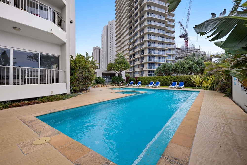 Absolute Beachfront Apartment in Surfers