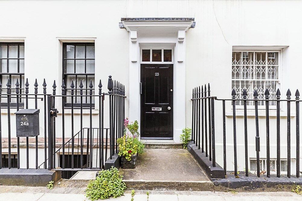 Fitzrovia Townhouse Apartment