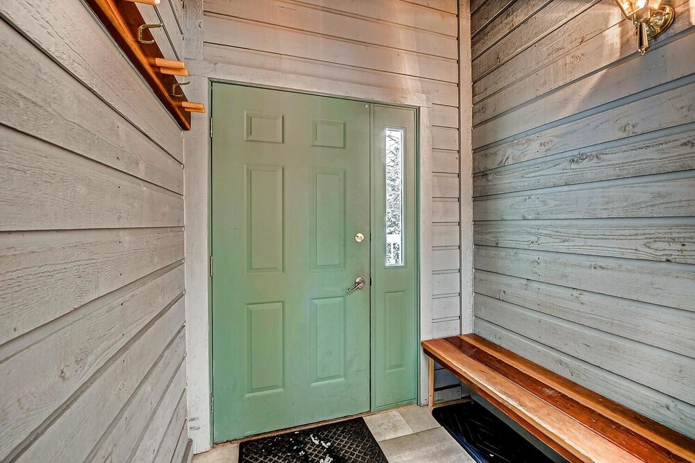 Mountainside House 673 4 Bedroom Home by RedAwning