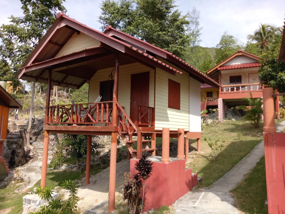 J.B.Hut Bungalows