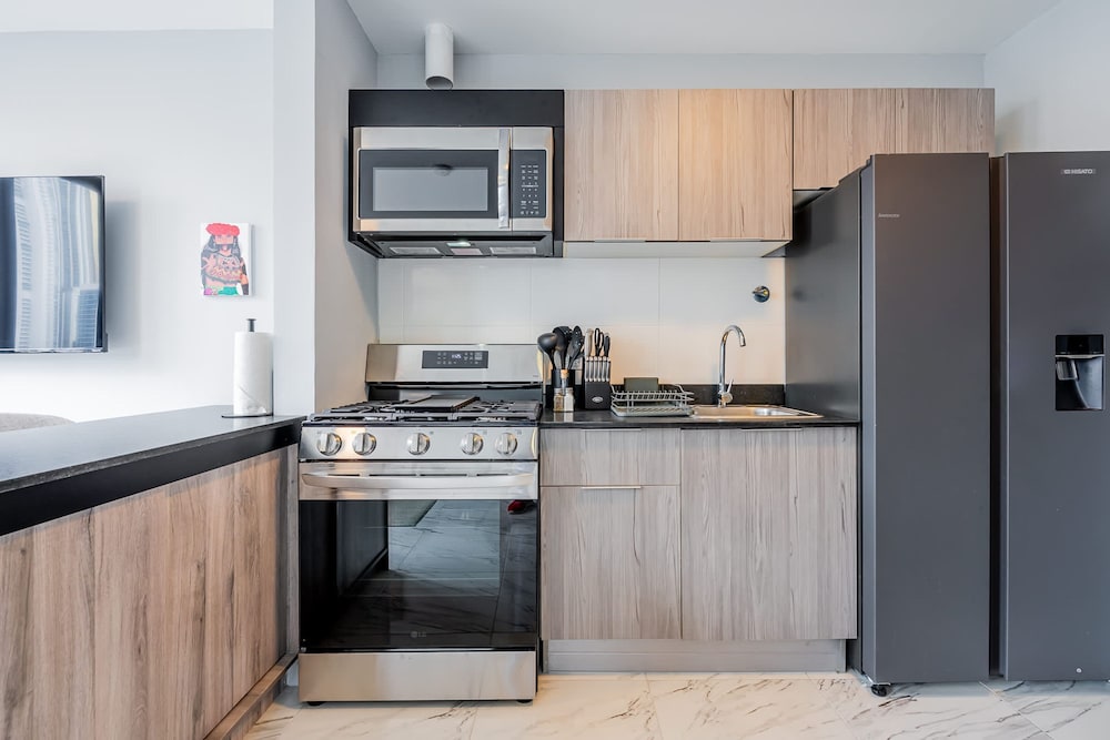 w Situated 1BR w Beautiful View in Calle 50