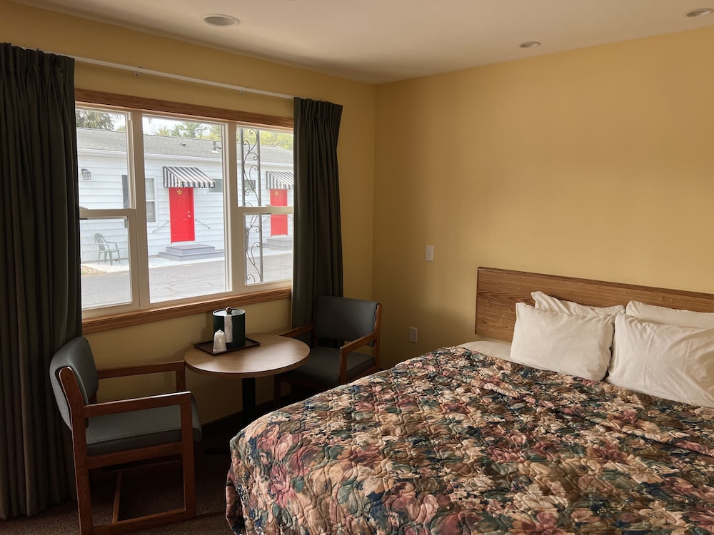All Star Inn & Suites