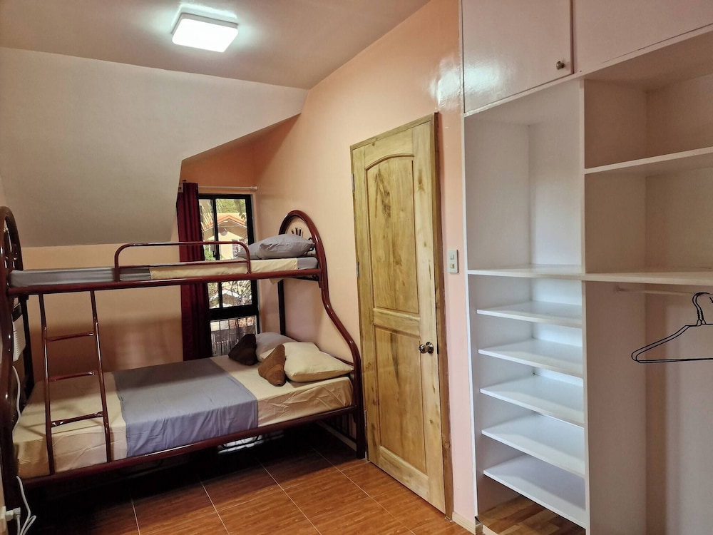 3 Bedrooms 2 Storey House!