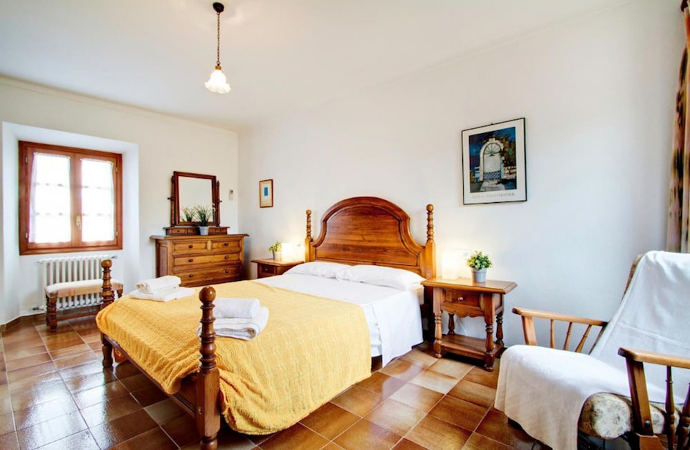 Vall de March Finca Farmhouses by Vida Villas