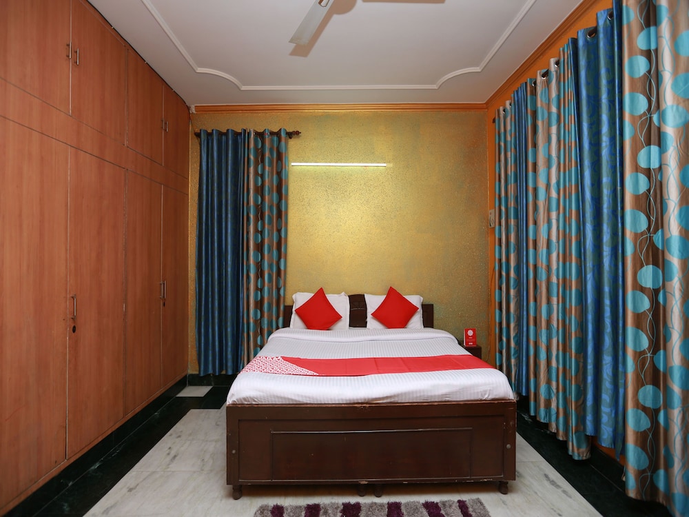 OYO 11752 Hotel Sun Palace Residency