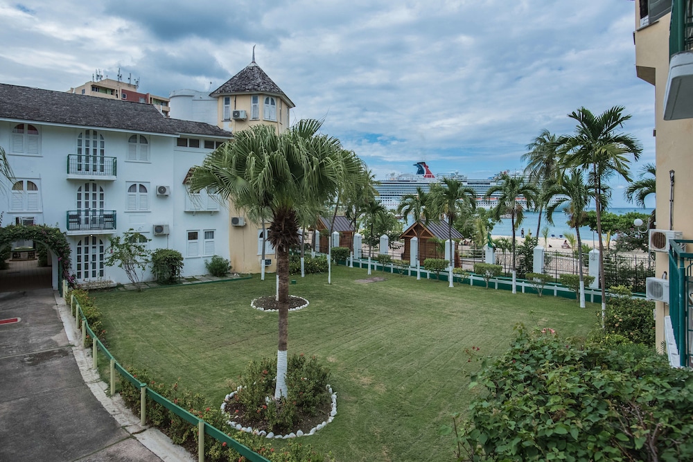 Sandcastles Beach Resort