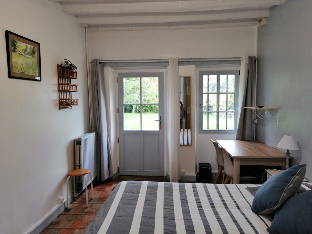 Chambres d'hotes La Petite Charnasserie view 4