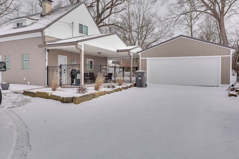 3 Mi to Dtwn & Ysu: Updated Youngstown Home, photo 12