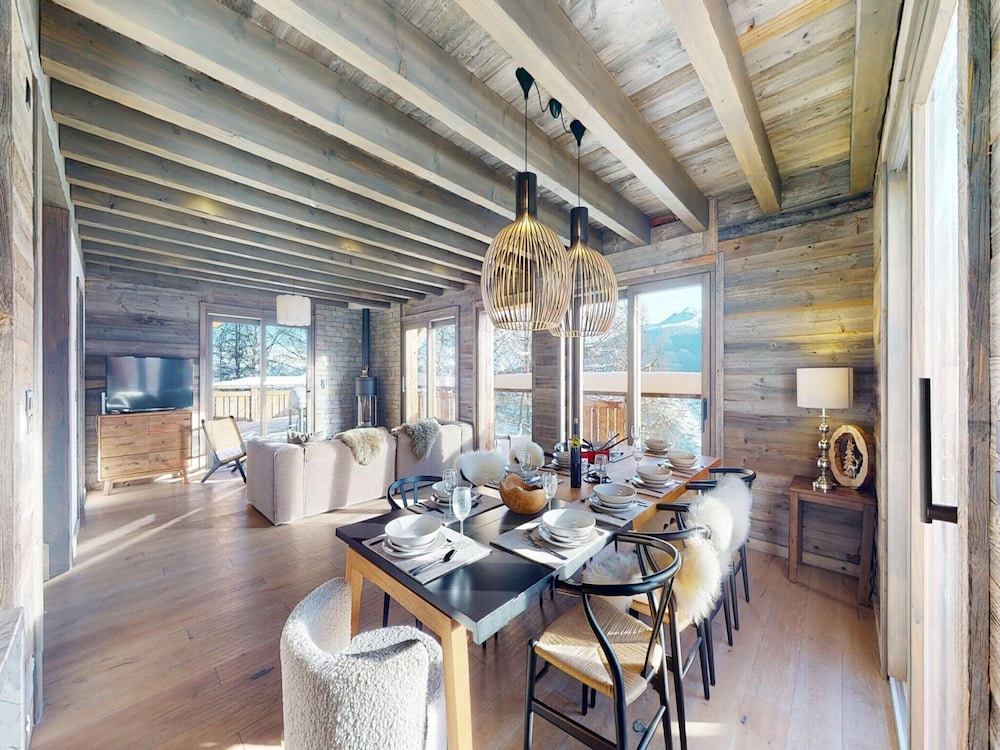Cosy Chalet in Vex With Balcony
