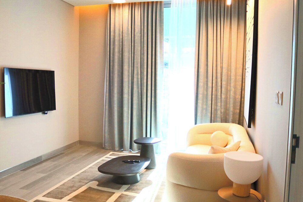 Condor Concept 7 - JVC Holiday Homes