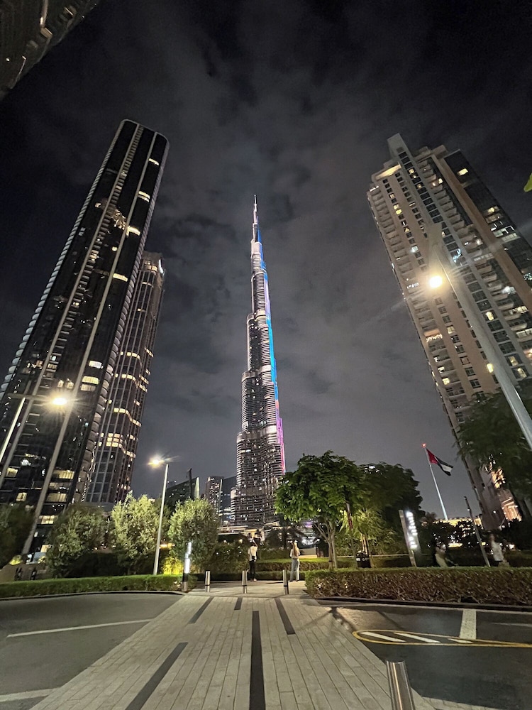 Burj Khalifa & Fountain View NYE Holiday Stay