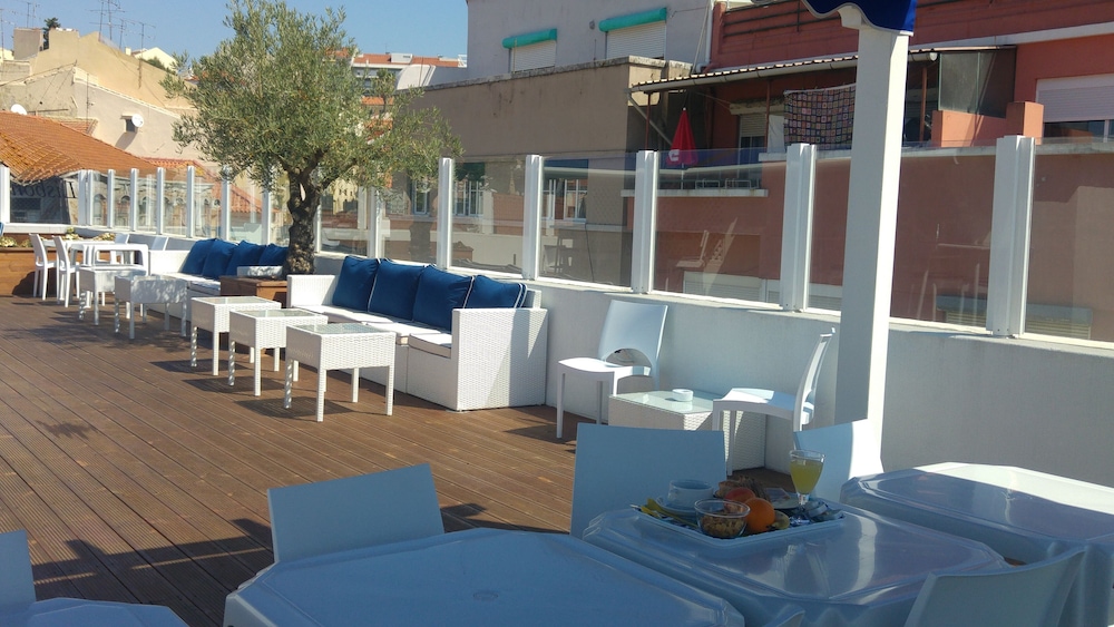 Lisbon Terrace Suites Apartment for Large Groups with Amazing Terrace