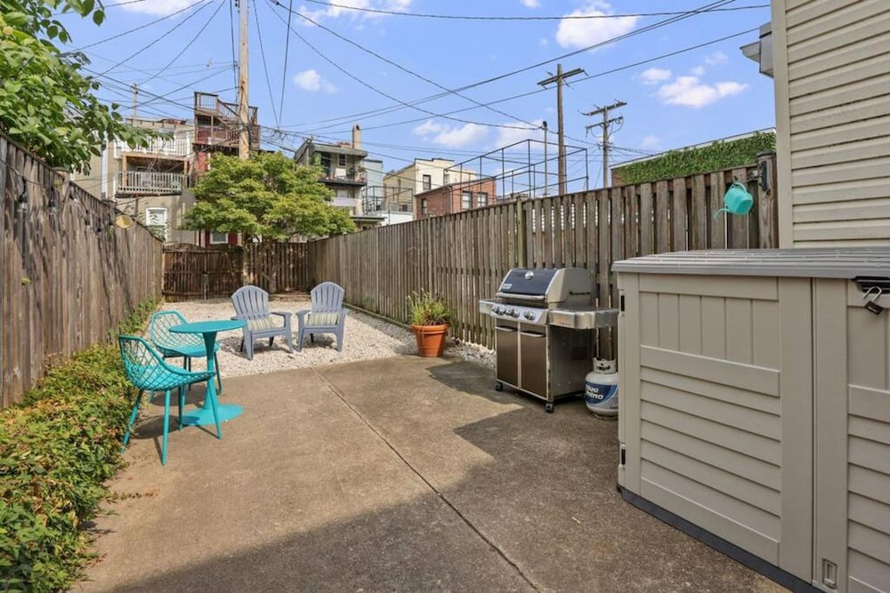 Fells Point Fenced in Yard Weber Gas Grill
