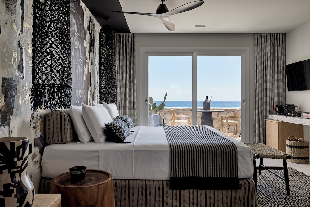 Artemis Seaside Resort