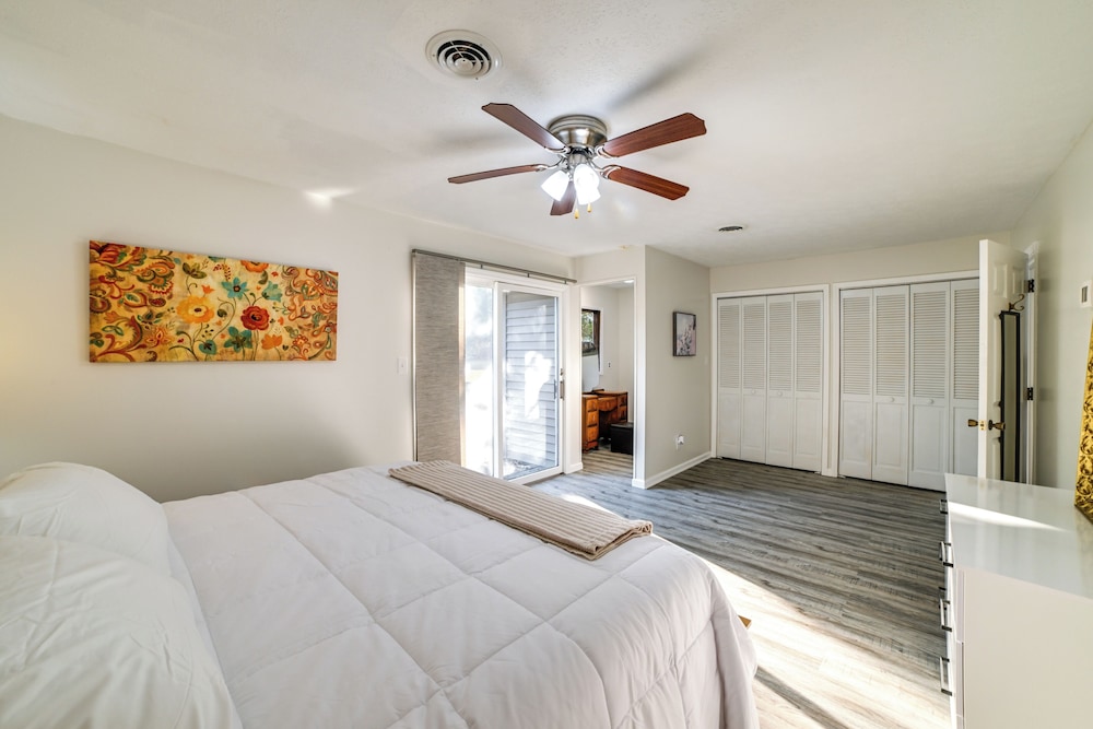 Dog-friendly Kentucky Lake Home w/ Game Room!