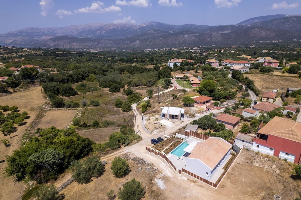 Casa di Pietra With 2 Bedrooms and 3 Bathrooms