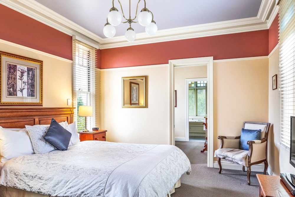 Bethany Manor Bed & Breakfast