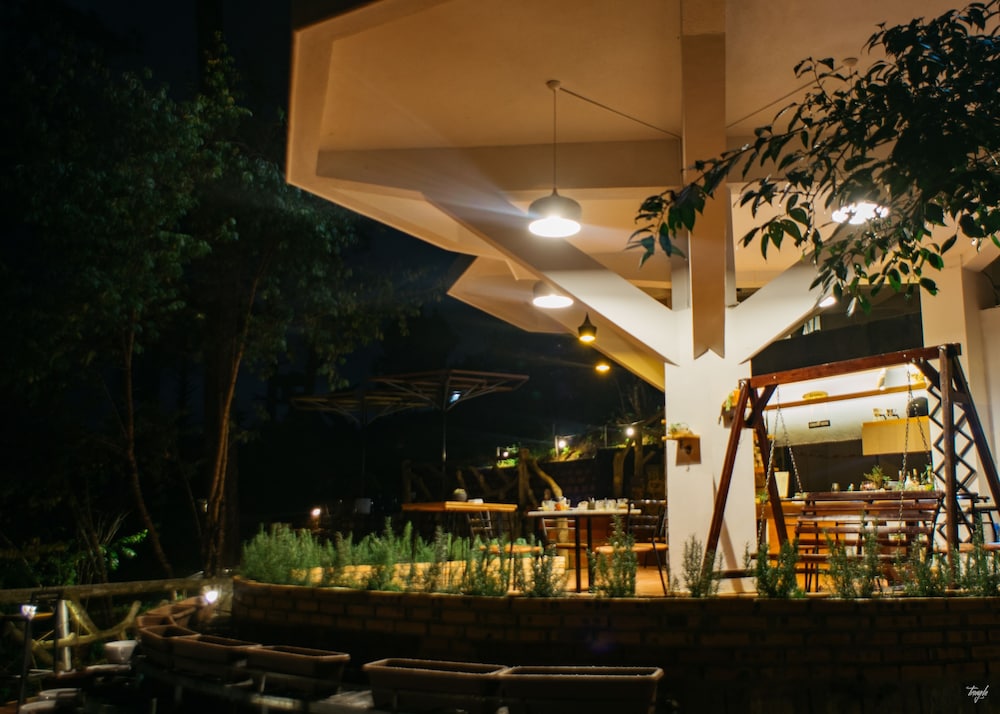 Maple Hostel