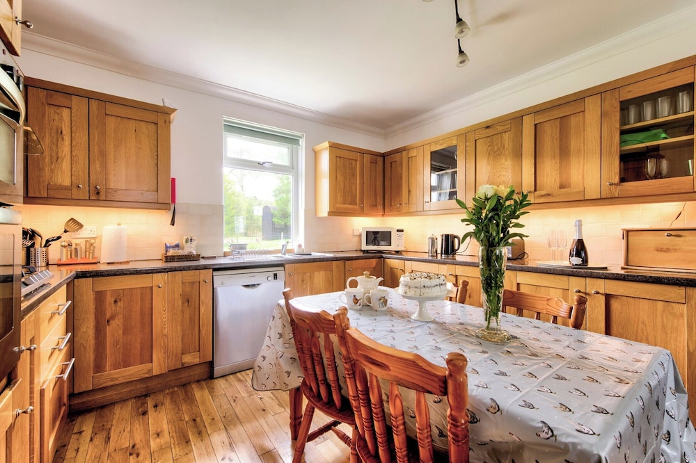 Spacious Argyll Farmhouse in an Idyllic Setting