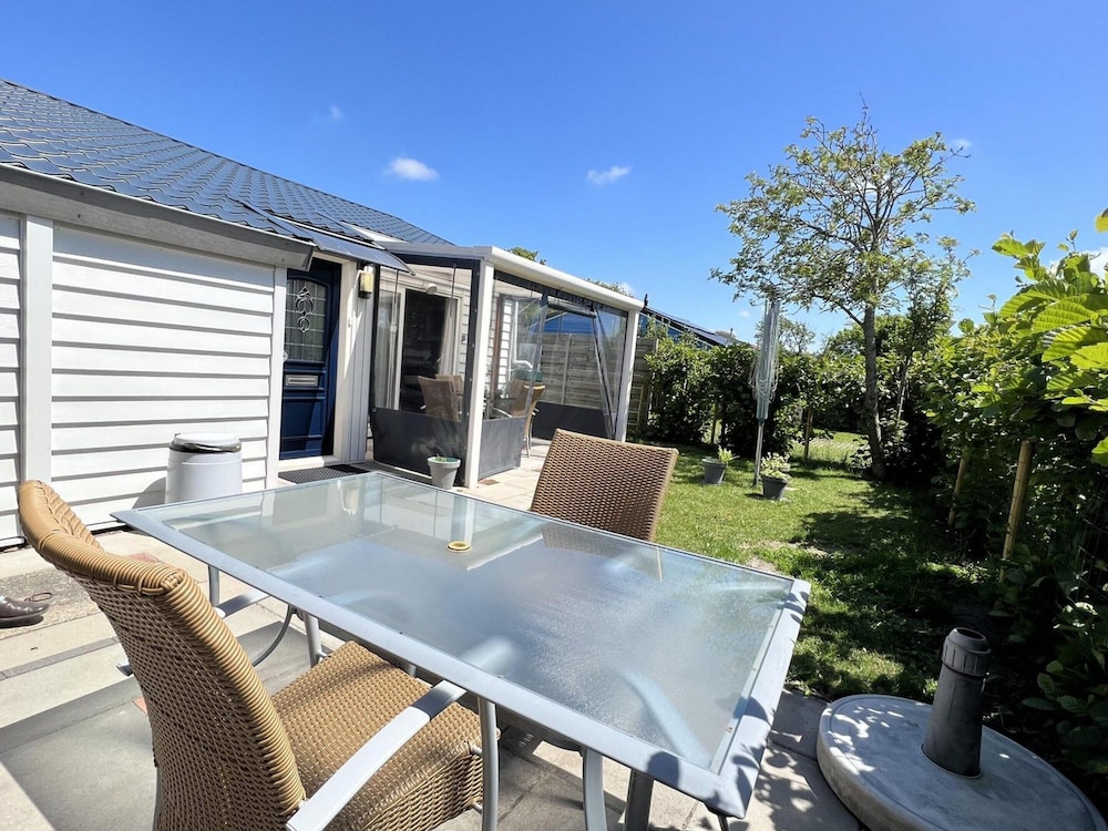 Comfortable Bungalow for 4 People