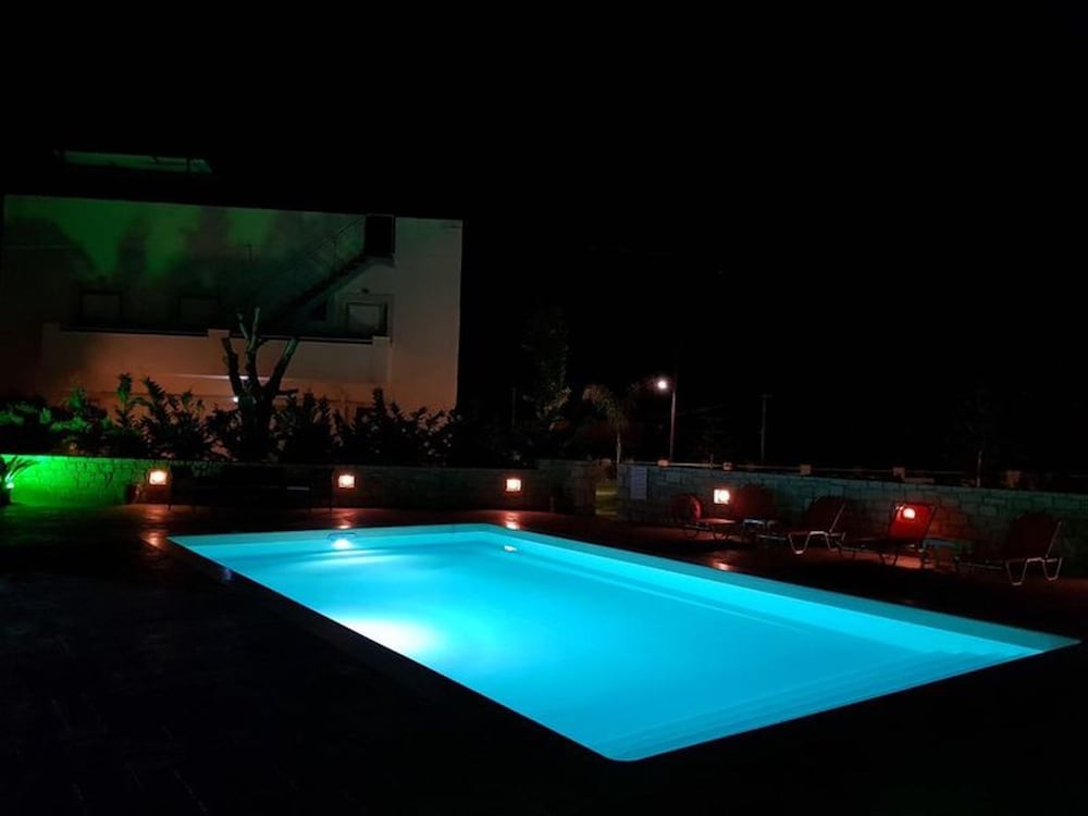 Spacious Family Apartment With Sea View And Swimming Pool view 4