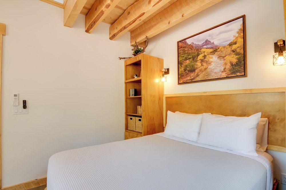 Apple Valley Cabin w/ Views, Dogs Welcome view 3