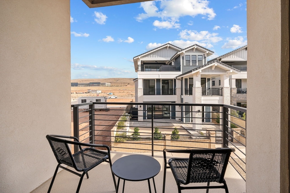 Weekend Vibes 5 Bedroom Townhouse