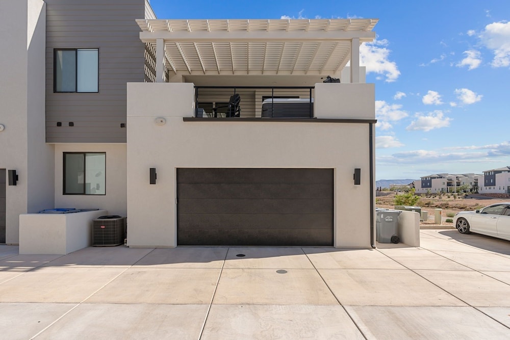 Coastline Cottage 5 Bedroom Townhouse