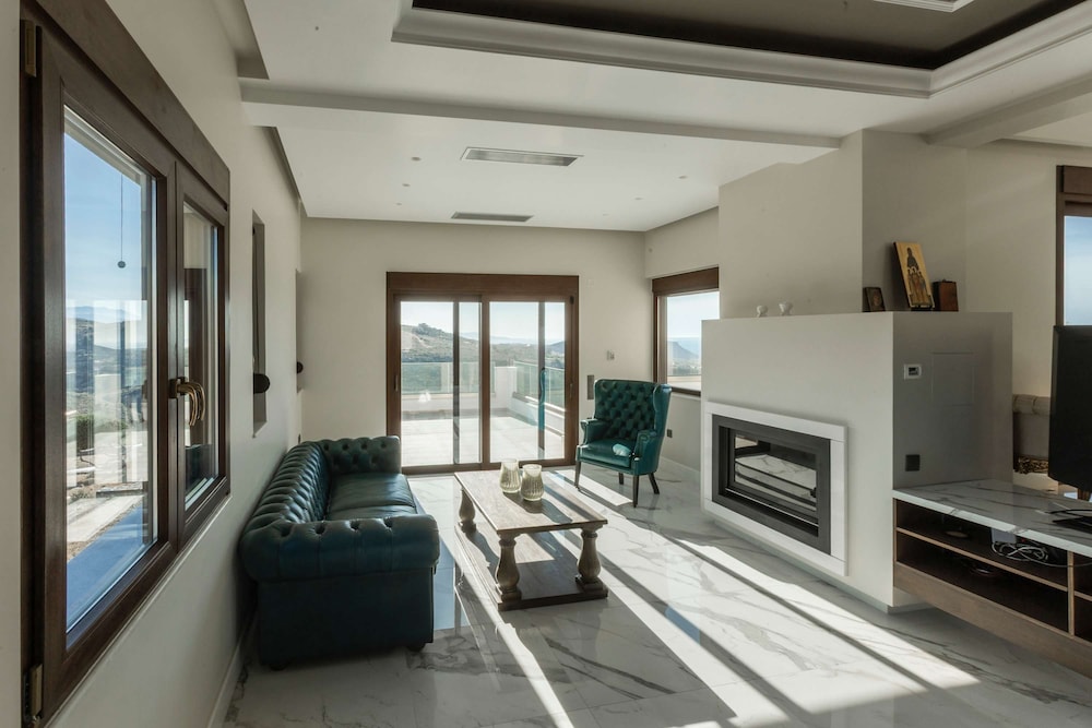 Villa Haria - Lux Villa With Private Pool in Crete